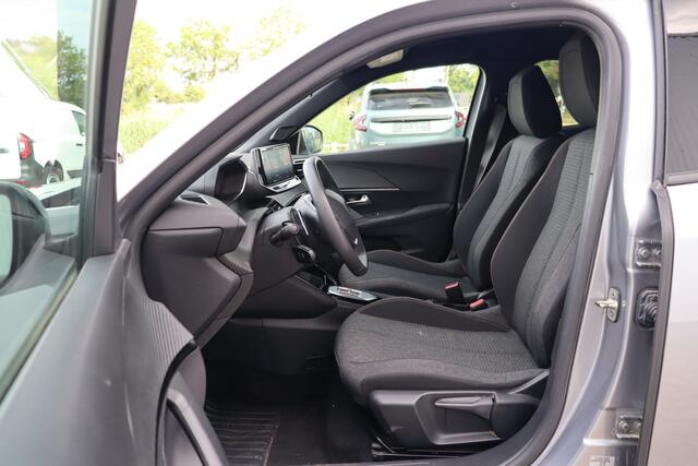 Peugeot 2008 1.2 Hybrid 136 Style Automaat | Climate Control | Apple Carplay-/Android Auto | Parkeersensoren