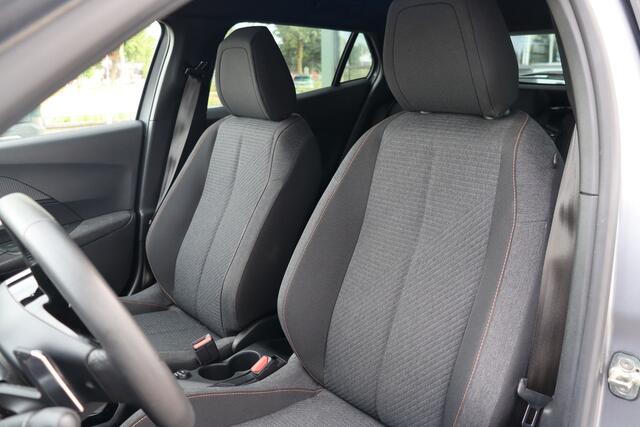 Peugeot 2008 1.2 Hybrid 136 Style Automaat | Climate Control | Apple Carplay-/Android Auto | Parkeersensoren