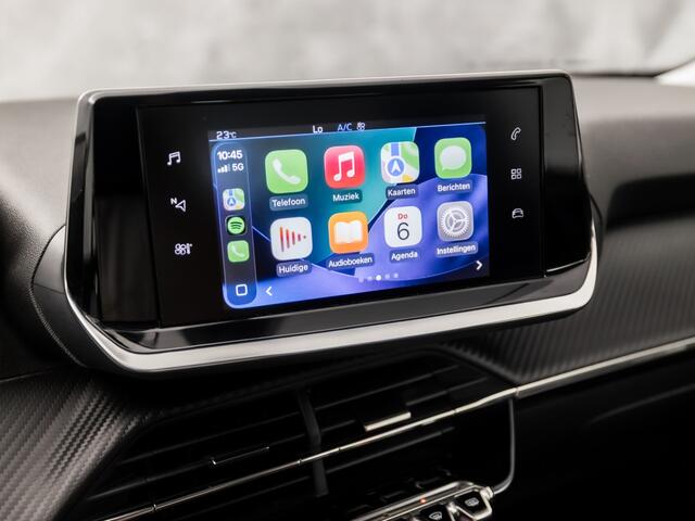 Peugeot 2008 1.2 PureTech Sport 131Pk Automaat (APPLE CARPLAY, 1e EIGENAAR, GROOT NAVI, PARKEERSENSOREN, SPORTSTOELEN, LM VELGEN, CRUISE, LANE ASSIST, NIEUWSTAAT)