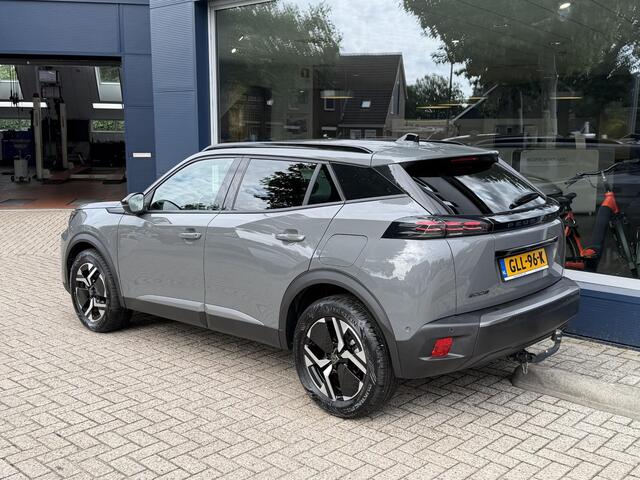 Peugeot 2008 1.2 Turbo 100 PK Allure | Trekhaak 1200 KG | 4 Seizoen banden | Navigatie via Telefoon | 360 Graden Camera | Climate Control | LED Verlichting | 17" Lichtmetalen Velgen | Hoge Zitpositie | Half Lederen Bekleding | Dode hoekbewaking | Adaptive Cruise Contr