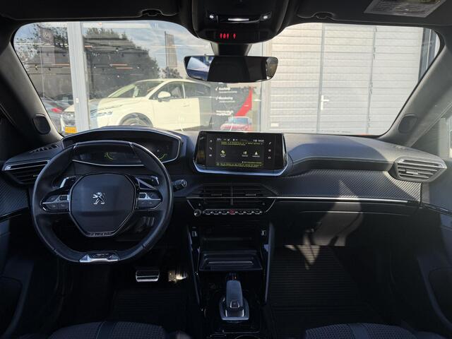 Peugeot 2008 1.2 PureTech GT-Line AUTOMAAT | NAVIGATIE | APPLE CARPLAY / ANDROID AUTO | STOELVERWARMING | PARKEERSENSOREN | AIRCO/ECC | CRUISE CONTROL | LED VERLICHTING | ACHTERUIT RIJ CAMERA |