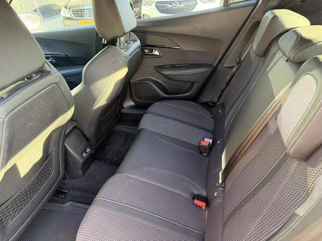 Peugeot 2008 1.2 PureTech GT-Line AUTOMAAT | NAVIGATIE | APPLE CARPLAY / ANDROID AUTO | STOELVERWARMING | PARKEERSENSOREN | AIRCO/ECC | CRUISE CONTROL | LED VERLICHTING | ACHTERUIT RIJ CAMERA |
