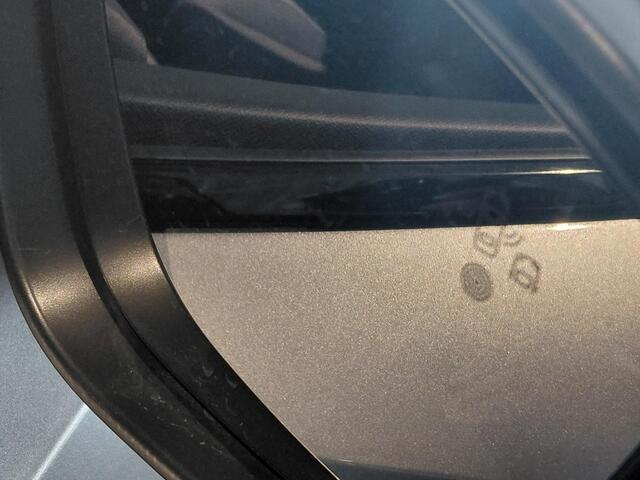 Peugeot 2008 1.2 Hybrid 136 GT