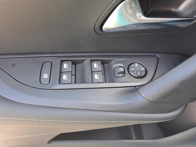 Peugeot 2008 1.2 Hybrid 110 Allure