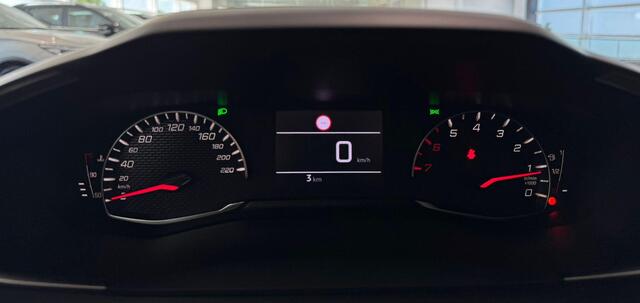Peugeot 2008 100PK Style Hoge instap Climate Control | Full Map Navigatie | Apple Carplay / Android Auto | Camera | Parkeersensoren| Direct uit Voorraad Leverbaar!