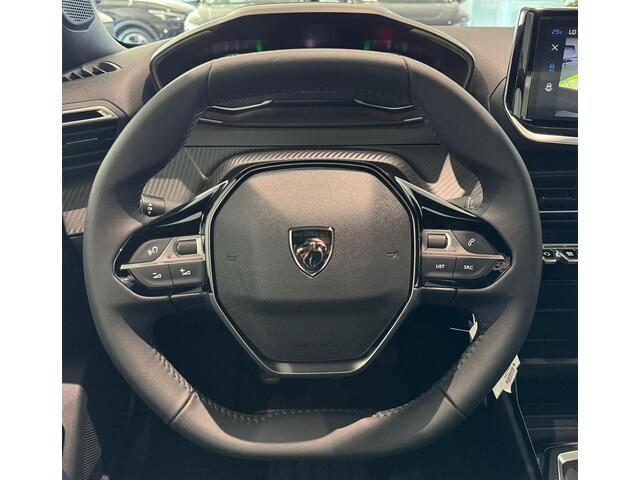 Peugeot 2008 100PK Style Hoge instap Climate Control | Full Map Navigatie | Apple Carplay / Android Auto | Camera | Parkeersensoren| Direct uit Voorraad Leverbaar!
