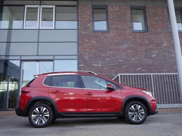Peugeot 2008 1.2 PureTech Allure | Extra getint glas | Achteruitrijcamera | Climate control | Apple carplay/Android auto | Lage km.stand | Lichtmetalen velgen | Regensensor