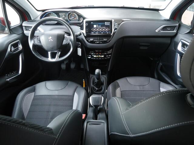 Peugeot 2008 1.2 PureTech Allure | Extra getint glas | Achteruitrijcamera | Climate control | Apple carplay/Android auto | Lage km.stand | Lichtmetalen velgen | Regensensor