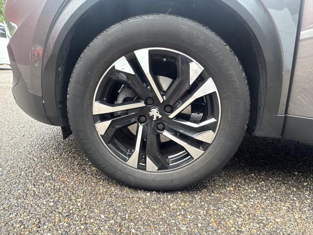 Peugeot 2008 1.2 PureTech GT-Line // D.RIEM VERVANGEN // MASSAGE STOEL // LEDER // PANO SCHUIF-KANTELDAK // NAVI // CAMERA // ADAPTIVE CRUISE //