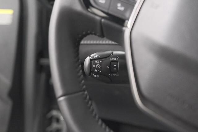 Peugeot 2008 1.2 Hybrid 145 Allure | Apple Carplay | Climate Control | Parkeersensoren Voor + Achter