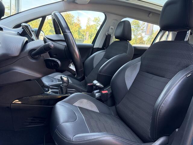 Peugeot 2008 1.2 PureTech Allure ?1e Eigenaar?D-riem vv in 2025?110pk?Navi?Pano?Carplay?Pdc V+A?Lm velgen?N.A.P?Halfleder?Clima?Apk tot 10-2027