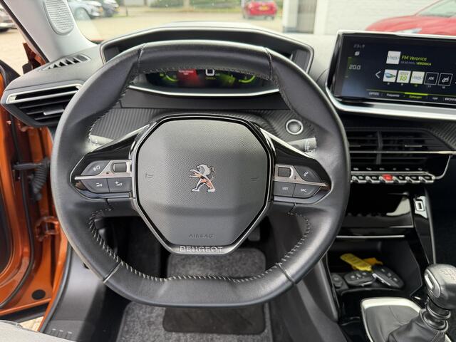 Peugeot 2008 1.2 Turbo 100PK Allure Pack | Navigatie | 3D Virtual Cockpit | LED Verlichting | Half Lederen Bekleding | Keyless Start | Climate Control | Cruise Control | 17 Inch Lichtmetalen Velgen |