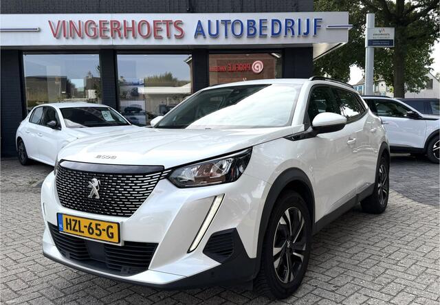Peugeot 2008 1.2 Benzine 100 Pk. Allure * Navigatie * L.M. Velgen met Vierseizoenenbanden * Achteruitrij Camera * Vingerhoets; Vierde Generatie Eersteklas Service. Al meer dan 100 jaar een begrip in de Brabantse Kempen