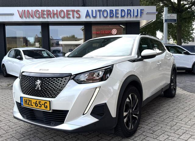 Peugeot 2008 1.2 Benzine 100 Pk. Allure * Navigatie * L.M. Velgen met Vierseizoenenbanden * Achteruitrij Camera * Vingerhoets; Vierde Generatie Eersteklas Service. Al meer dan 100 jaar een begrip in de Brabantse Kempen
