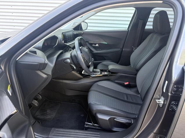 Peugeot 2008 Allure 1.2 Turbo 130pk | NAVI | STOELVERW. | 17" LM | CAMERA | CLIMA | ALL-SEASONBANDEN | DAB+ | APPLE CARPLAY / ANDROID AUTO |