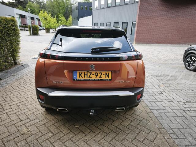 Peugeot 2008 1.2 PureTech GT-Line Led Navi-Carplay Stoelverwarming 3D-Cockpit Trekhaak