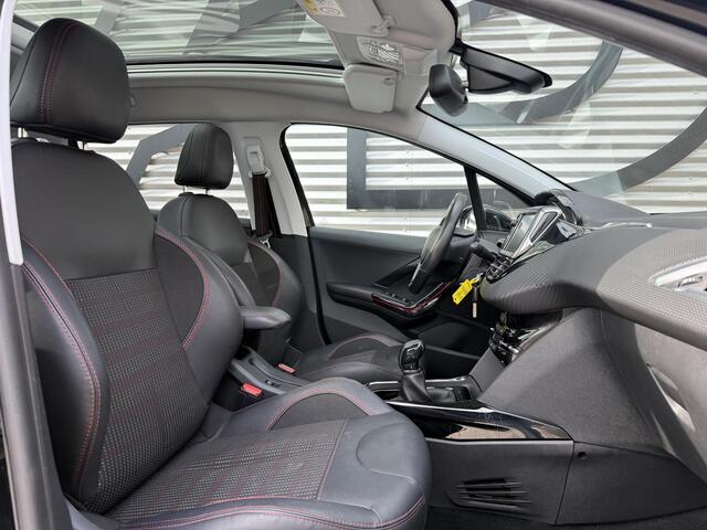 Peugeot 2008 1.2 PureTech GT-line Navi|Pano|Trekhaak|Camera|Carplay|Cruise|Clima|PDC|Stoelverwarming|Nieuwe APK bij aflevering