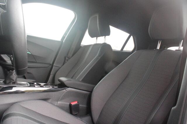 Peugeot 2008 1.2 100PK ALLURE PACK | AFNEEMBARE TREKHAAK | NAVIGATIE | STOEL VERWARMING | ALL SEASON BANDEN | DAB+ RADIO | APPLE CARPLAY/ANDROID AUTO | CLIMATE CONTROL | ADAPTIVE CRUISE CONTROL | GRIPP CONTROL | ACHTERUITRIJ CAMERA | KEYLESS ENTRY/START | LED KOPLAMPEN | LICHTMETALEN VELGEN 17" |