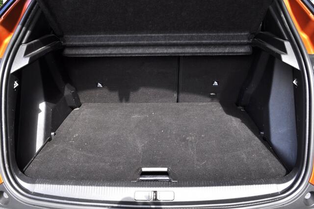 Peugeot 2008 1.2 GT Pck Aut schd leer elekstoel mass focal