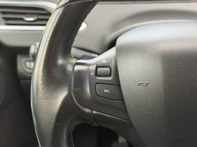 Peugeot 2008 BWJ 2019 | 1.2 111PK Allure | NWE DISTRIBUTIE | TREKHAAK | PANO | NAVI | CAMERA | CLIMA | CRUISE | PDC |