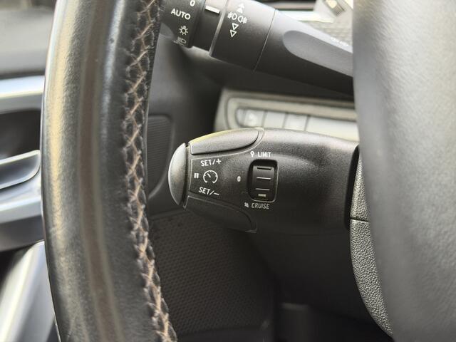 Peugeot 2008 BWJ 2019 | 1.2 111PK Allure | NWE DISTRIBUTIE | TREKHAAK | PANO | NAVI | CAMERA | CLIMA | CRUISE | PDC |