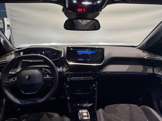 Peugeot 2008 1.2 Hybrid 136 GT