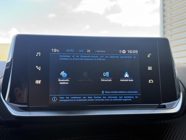 Peugeot 2008 1.2 PureTech Allure Pack 2e Eigenaar|Camera|Trekhaak|Carplay|Stoelverwarming|i- Cockpit|D-riem vv in 2025|Cruise|APK tot 07-2027