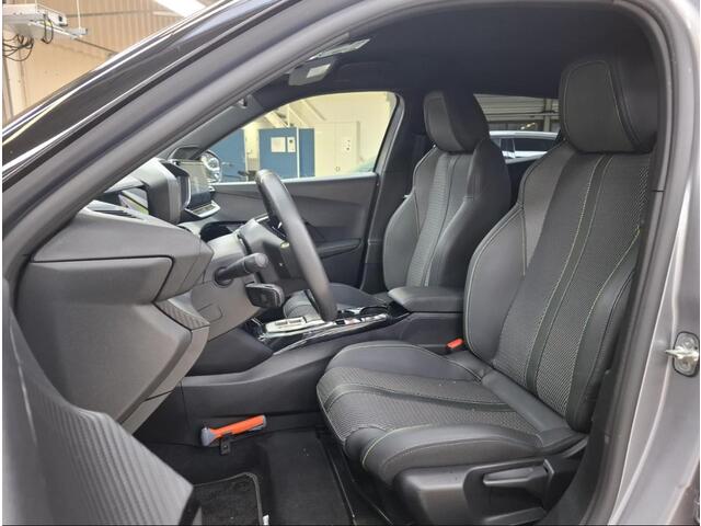 Peugeot 2008 1.2 Hybrid 145PK GT Automaat Navigatie, Rondom zichtcamera,18 inch Velgen, Apple carplay/Android Auto