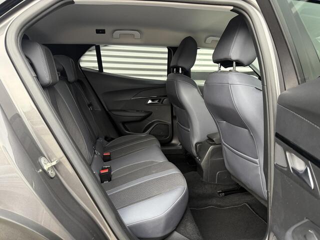 Peugeot 2008 1.2 PureTech Blue Lease Allure 2e Eigenaar|Navi|Camera|D-riem vv in 2025|i-Cockpit|Trekhaak|Cruise|Carplay|Clima|PDC V+A|Elek ramen|Nieuwe APK bij Aflevering
