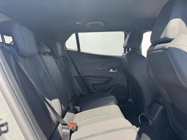 Peugeot 2008 1.2 Hybrid 145 GT Automaat | Camera | Adaptieve Cruise Control | Navigatie | Apple Carplay/Android Auto l Bel voor actuele KM-Stand