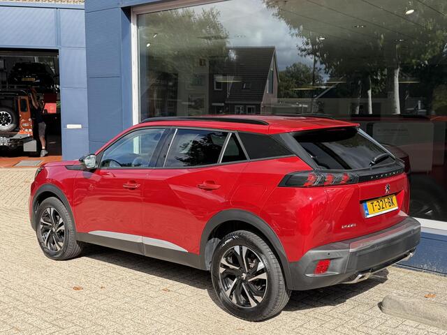 Peugeot 2008 1.2 Turbo Allure 130 PK | Navigatie via Telefoon | All Season Banden Stoelverwarming | Camera | LED Verlichting | Cruise Control | Climate Control | Half Lederen Bekleding