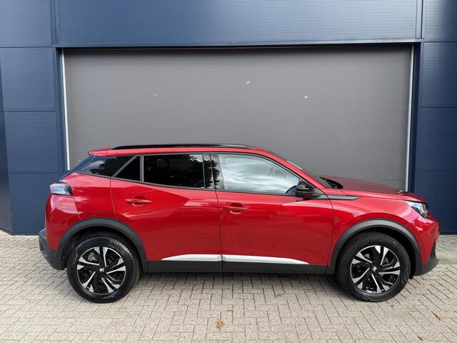 Peugeot 2008 1.2 Turbo Allure 130 PK | Navigatie via Telefoon | All Season Banden Stoelverwarming | Camera | LED Verlichting | Cruise Control | Climate Control | Half Lederen Bekleding