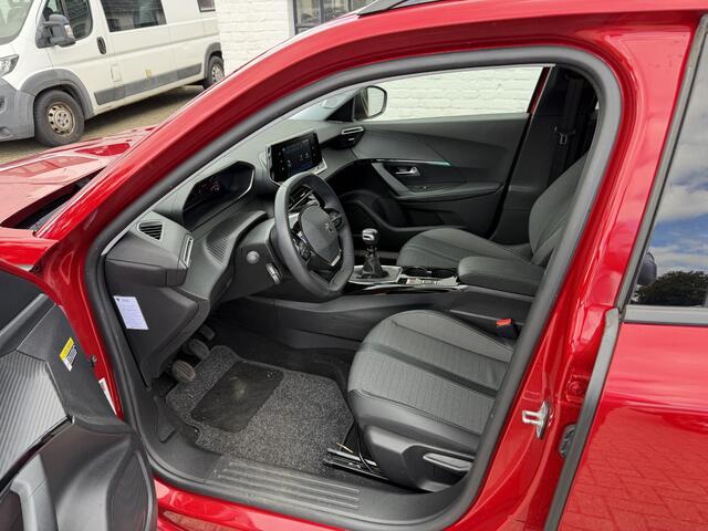 Peugeot 2008 1.2 Turbo Allure 130 PK | Navigatie via Telefoon | All Season Banden Stoelverwarming | Camera | LED Verlichting | Cruise Control | Climate Control | Half Lederen Bekleding