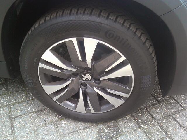 Peugeot 2008 1.2 PureTech Allure Staat in De Krim