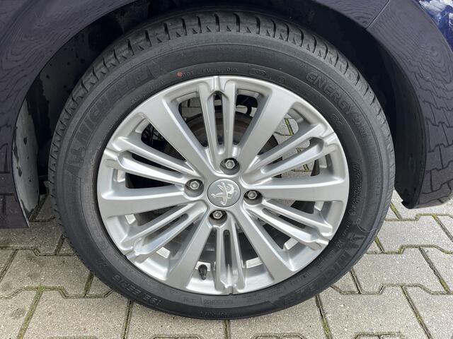 Peugeot 208 1.2 PureTech Blue Lease Executive Airco, App-Connect & Cruise Control