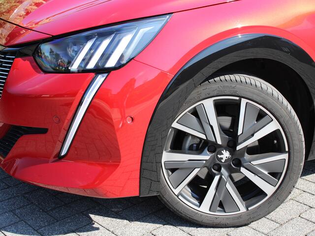 Peugeot 208 1.2 PureTech GT 100PK Navigatie, Panoramadak, Keyless start, Achteruitrijcamera, Apple CarPlay-Android Auto, Parkeersensoren voor & achter