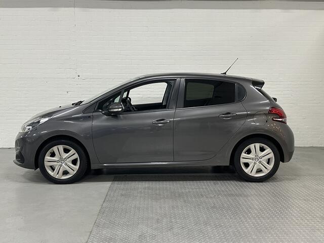 Peugeot 208 1.2 PureTech Signature CLIMA / CRUISE / PANO / APPLE CARPLAY
