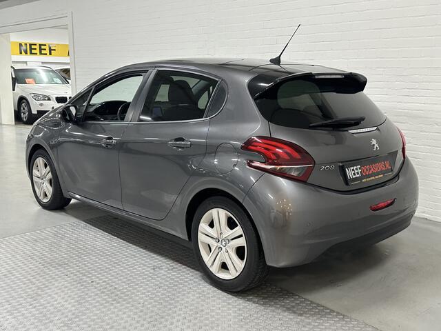 Peugeot 208 1.2 PureTech Signature CLIMA / CRUISE / PANO / APPLE CARPLAY