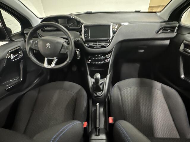 Peugeot 208 1.2 PureTech Signature CLIMA / CRUISE / PANO / APPLE CARPLAY