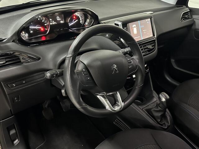 Peugeot 208 1.2 PureTech Signature CLIMA / CRUISE / PANO / APPLE CARPLAY