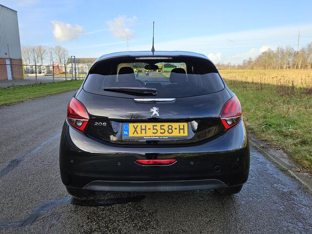 Peugeot 208 1.2 PureTech Signature