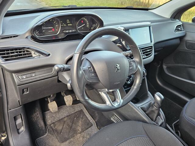 Peugeot 208 1.2 PureTech Signature