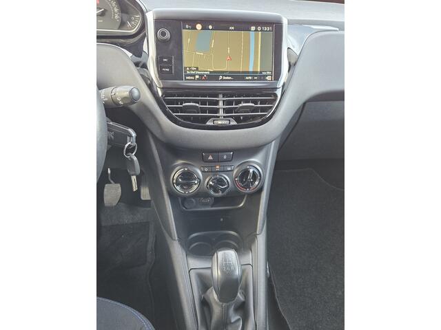 Peugeot 208 1.2 PureTech Signature