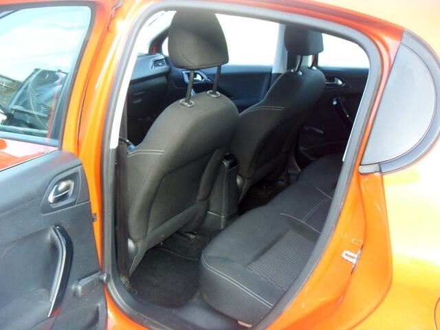 Peugeot 208 1.2 Pure tech bluelion airco