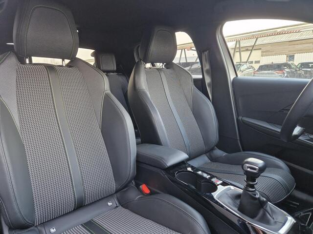 Peugeot 208 1.2 PureTech 100 GT | Climate & Cruise Control | Parkeerhulp | Navigatie | Apple Car Play/Android Auto |