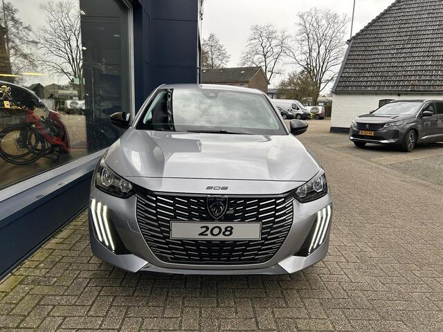 Peugeot 208 1.2 Turbo 100PK Allure | Keyless entry | Navigatie | 360 Graden Camera | Cruise Control | LED Verlichting | Climate Control | Dode Hoek Detectie | Voor + Achter Parkeersensoren | Facelift Model 208 |
