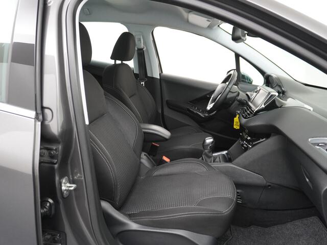 Peugeot 208 1.2Vti 5Drs Apple Carplay Android Auto Navi Ecc Pdc Cruise control Dab+ Led Bluetooth Lmv 16" Regen-Lichtsensor Isofix Carkit PureTech Blue Allure Keurig onderhouden!