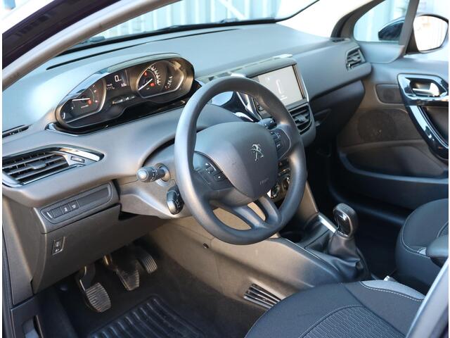 Peugeot 208 1.6 HDi Blue Lease | 1ste eigenaar | Navigatie | Airco | Privacy Glass | Armsteun | 5 deurs