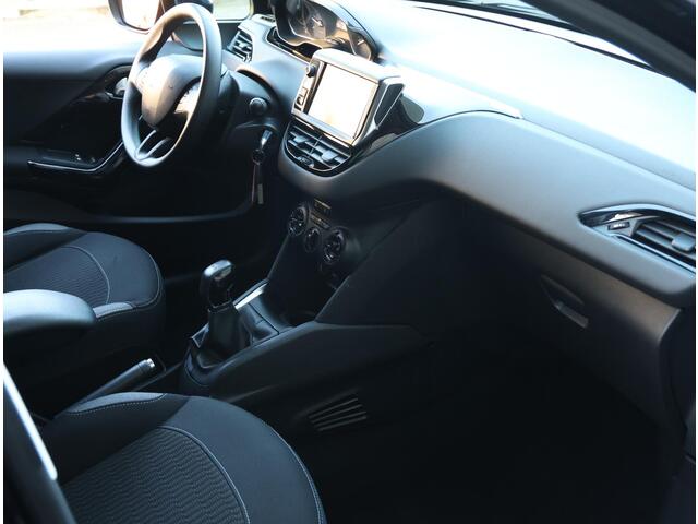 Peugeot 208 1.6 HDi Blue Lease | 1ste eigenaar | Navigatie | Airco | Privacy Glass | Armsteun | 5 deurs
