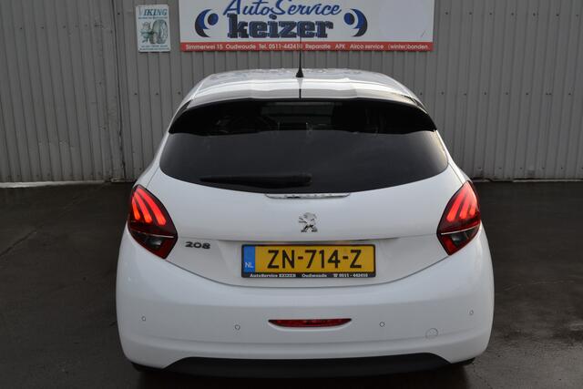 Peugeot 208 1.2 PureTech Signature Airco Cruise Nav Pdc